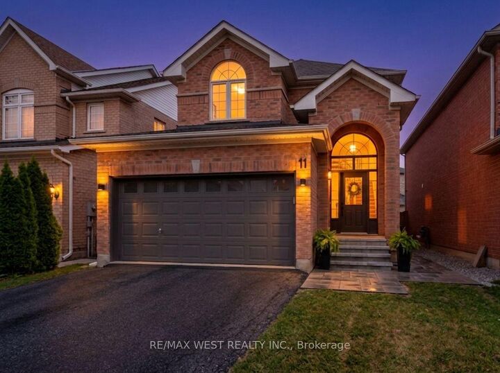 11 Beehive Drive — photo 1