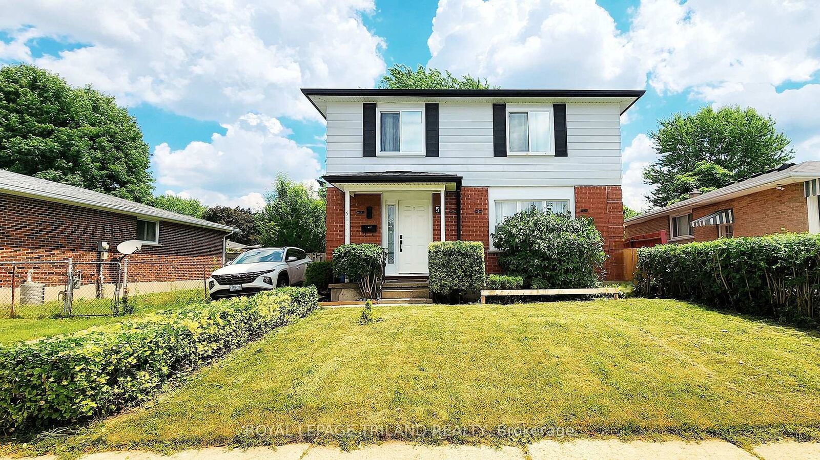 Property Photo: 51 Ashbury Avenue ON N6E 1S9