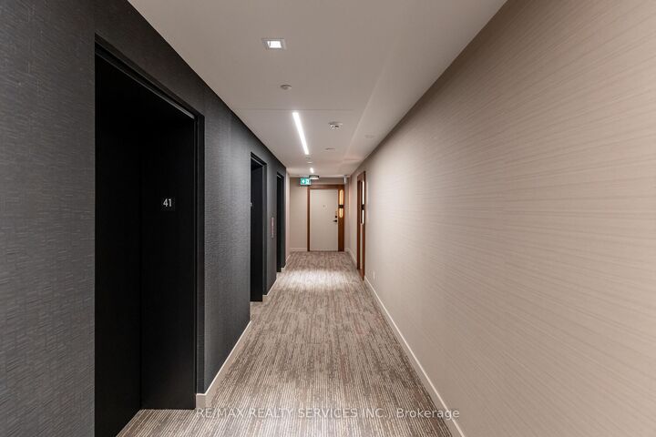 Photo de la propriété:  327 King Street W 4106  ON M5V 0W7 