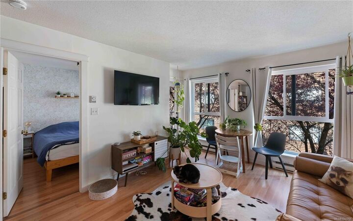Property Photo:  1028 Balmoral Rd #302  BC V8T 1A8 
