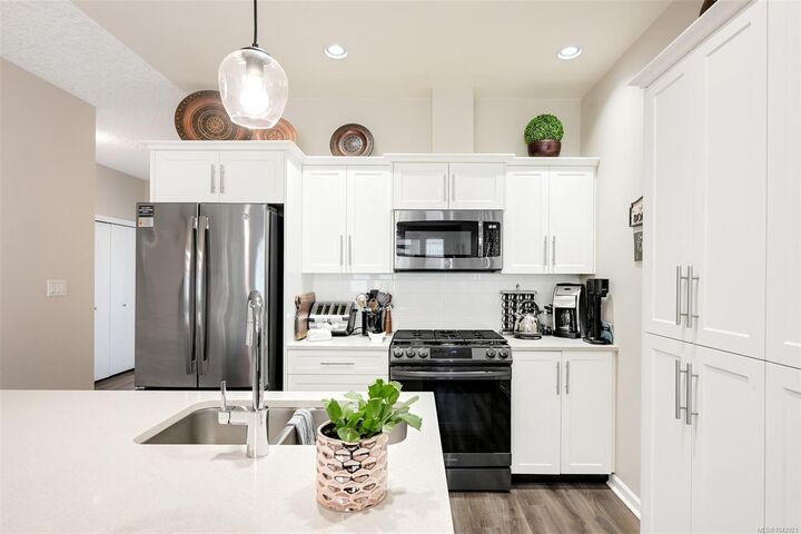 Property Photo:  2316 Magnolia Lane  BC V9Z 1N9 