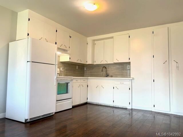Property Photo: 706 Haliburton St BC V9R 4W7