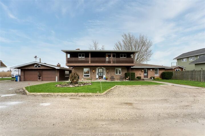 194 Riverside Road — photo 1
