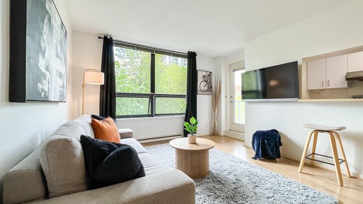 Property Photo: 3638 Vanness Avenue 305 BC V5R 6H6