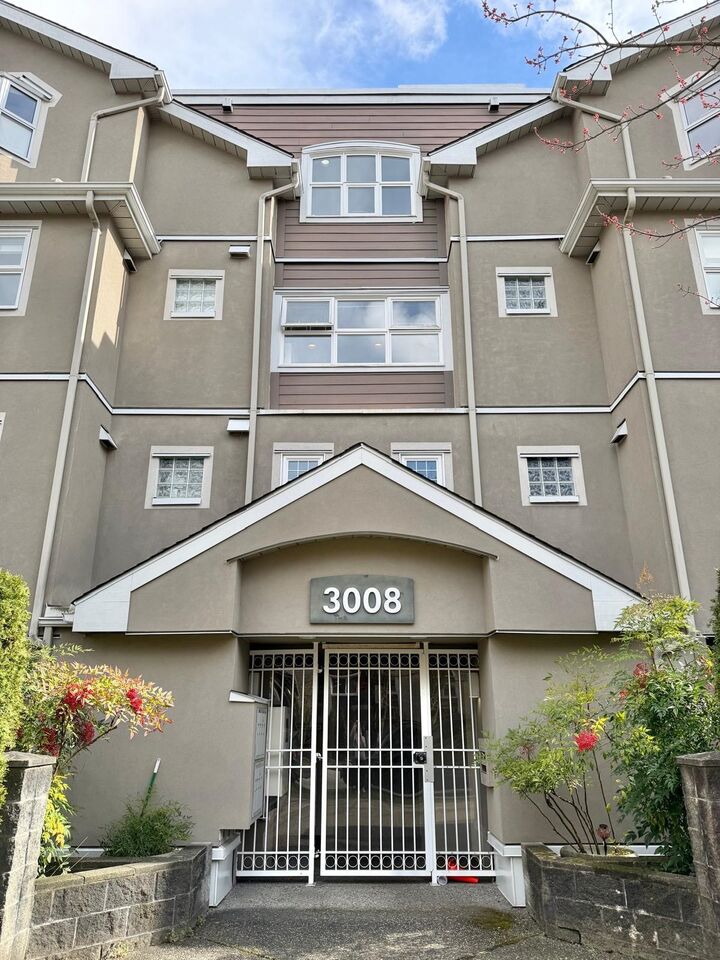 Property Photo: 3008 Willow Street 102 BC V5Z 3P3