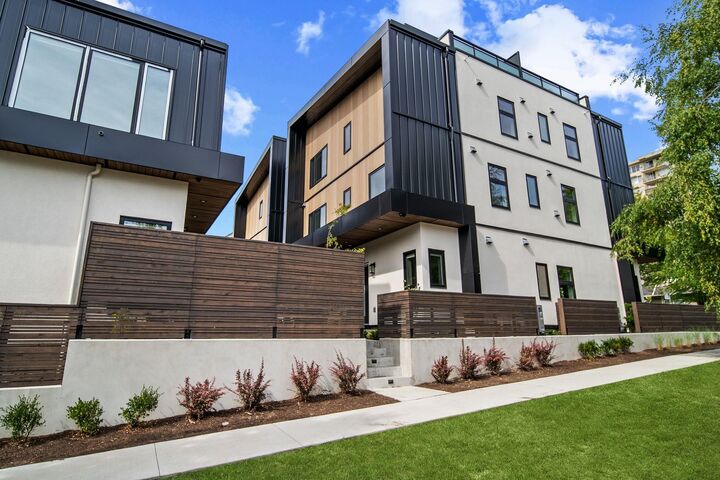 2535 W 39th Avenue — photo 1