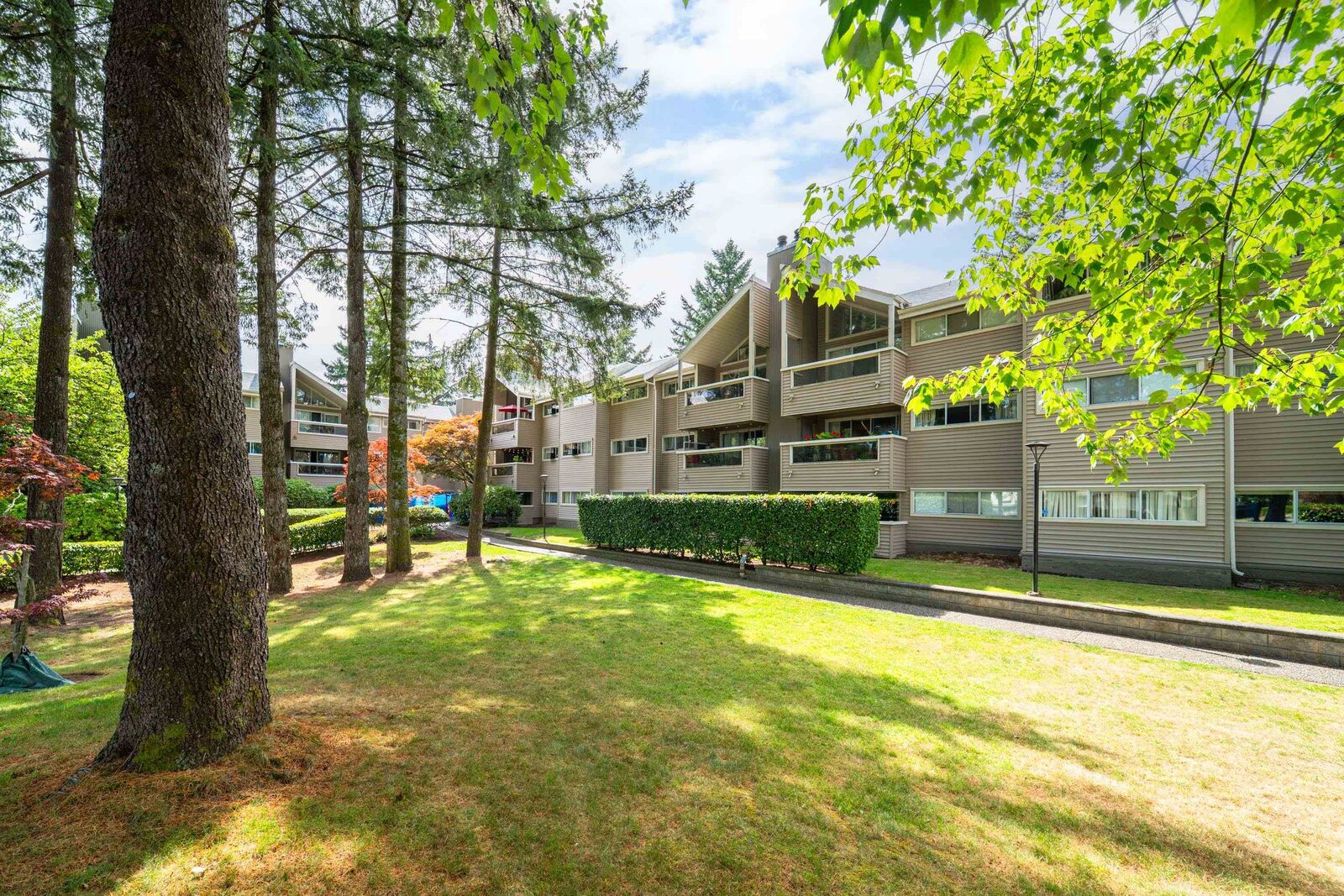 Property Photo: 932 Robinson Street 307 BC V3J 7R8