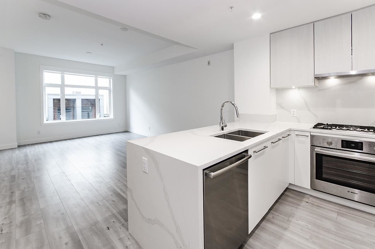 Property Photo: 2035 Glenaire Drive 238 BC V7P 1Y2