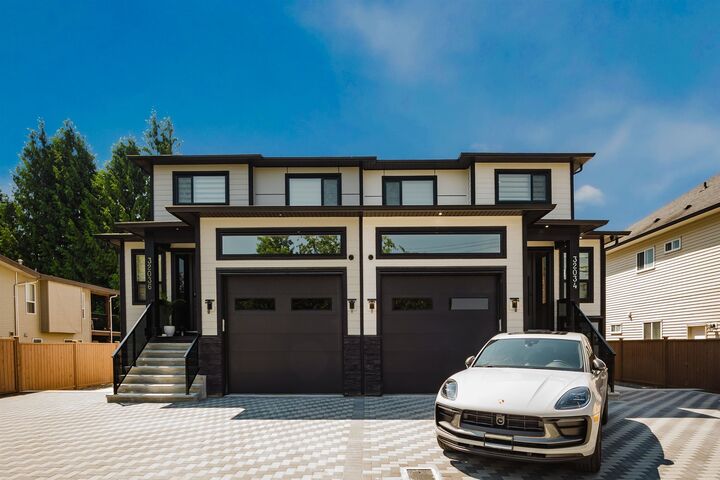 Property Photo: 32034 Hillcrest Avenue BC V2V 1L2