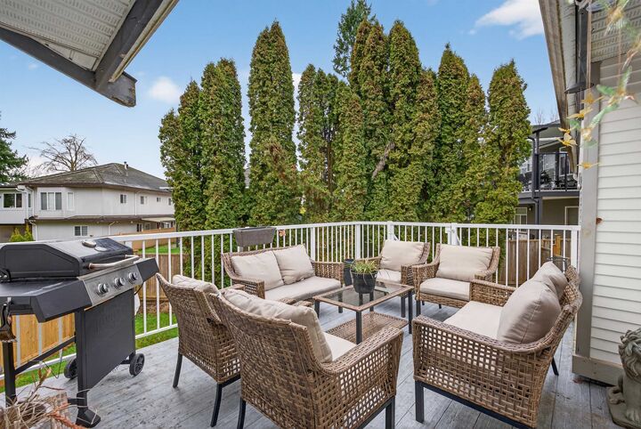 8927 146A Street — photo 1
