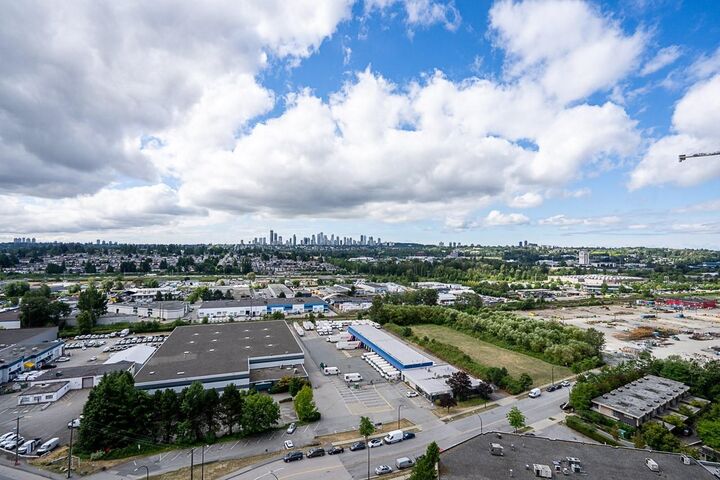 Property Photo: 2200 Douglas Road 1904 BC V5C 0G8