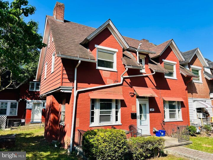 Property Photo:  1502 Allison Street  PA 17104 