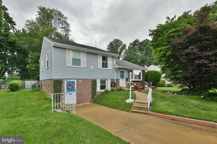Property Photo: 3820 Andrea Road PA 19154