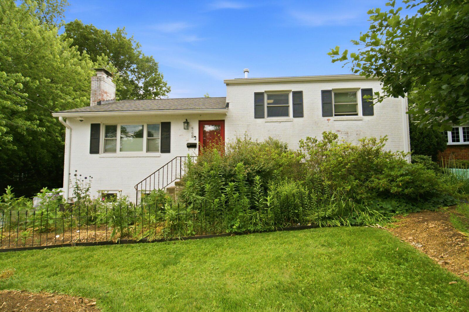 Property Photo:  6100 22nd Road N  VA 22205 
