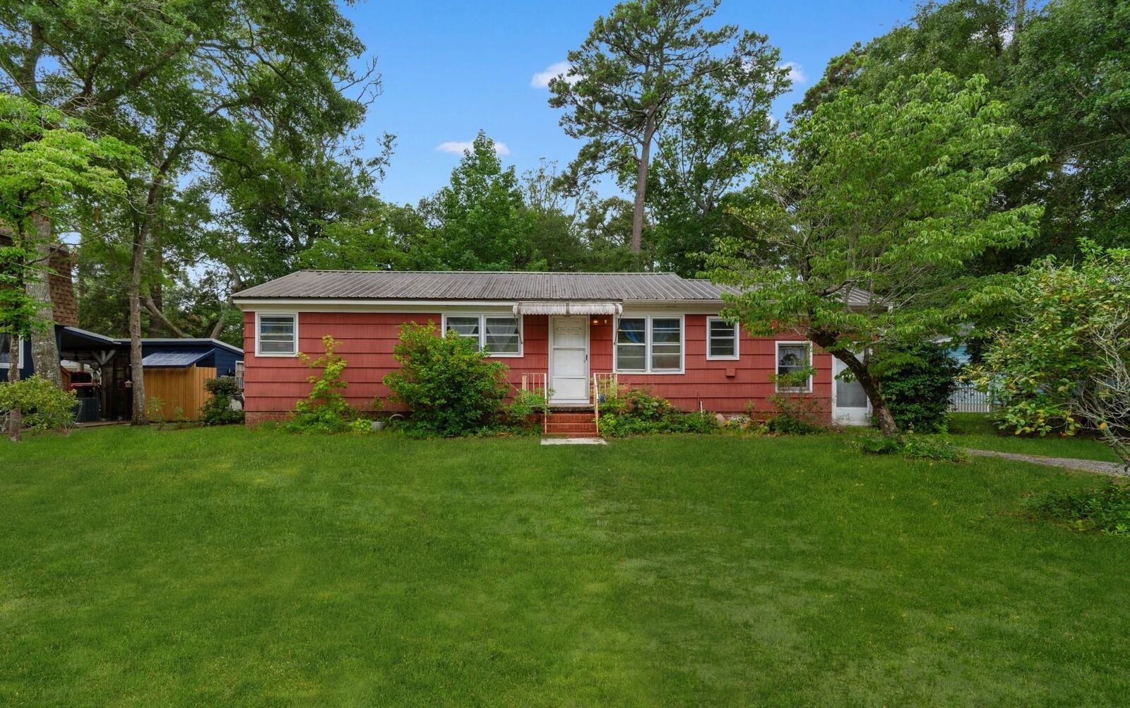 Property Photo:  613 3rd Ave. N  SC 29575 