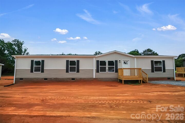 Property Photo: 803 Eagle View Lane NC 28090