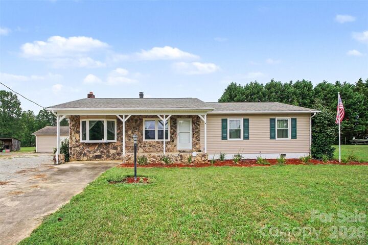 Property Photo:  155 Park Villa Road  NC 28146 