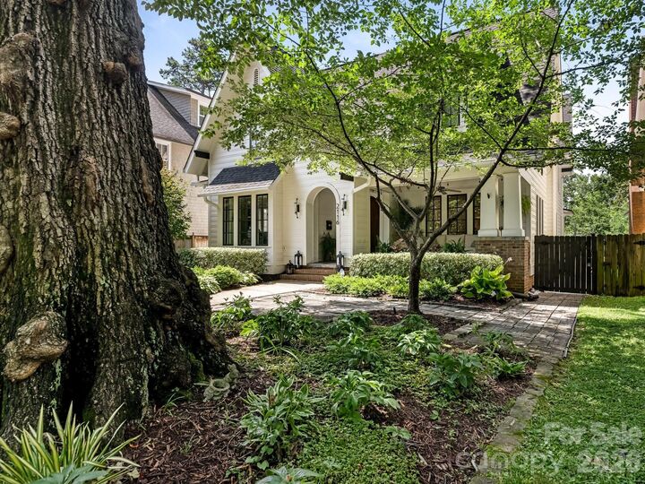Property Photo: 2116 Midwood Place NC 28205