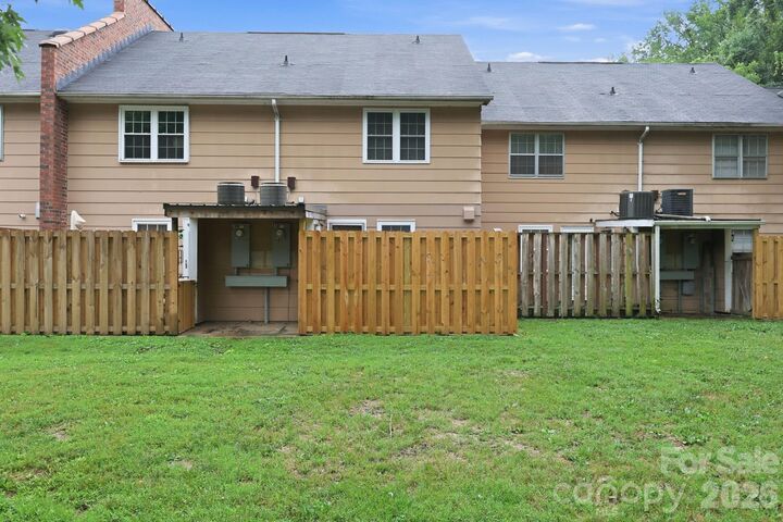 Property Photo: 1300 Larchmont Place 210 NC 28144
