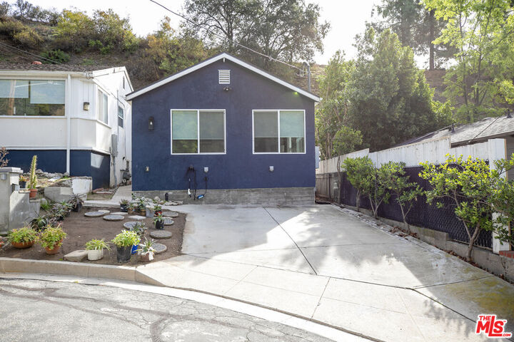 Property Photo:  2748 A Hollister Ter  CA 91206 