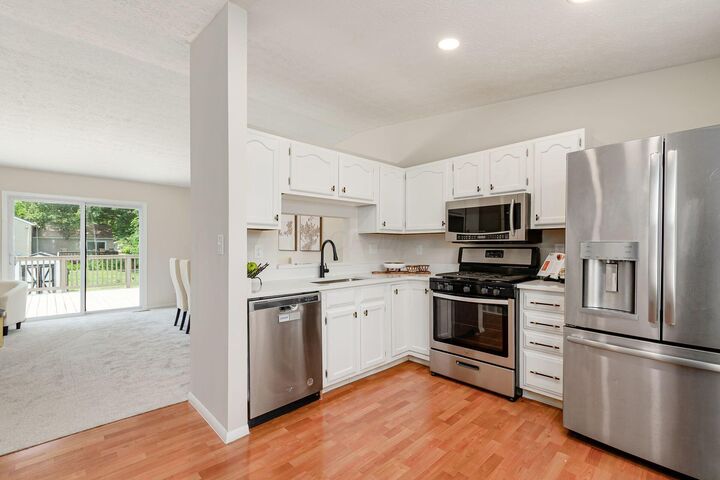 Property Photo:  2151 Firestone Street  OH 43228 