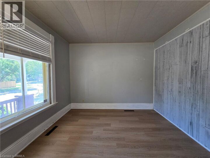 Property Photo: 196 Wellington Street ON N3S 3Z2