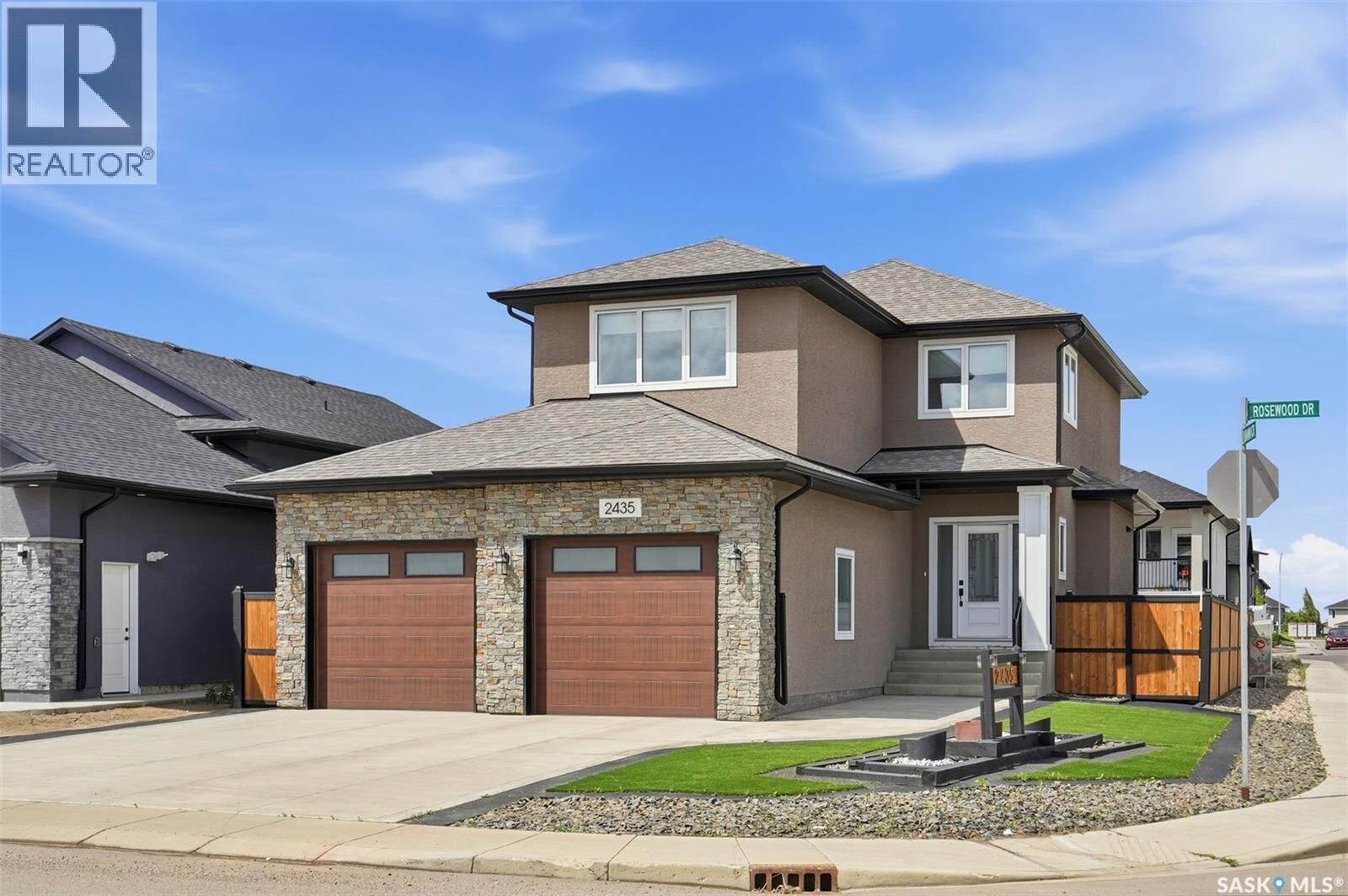 Property Photo:  2435 Rosewood Drive  SK S7V 0Z3 