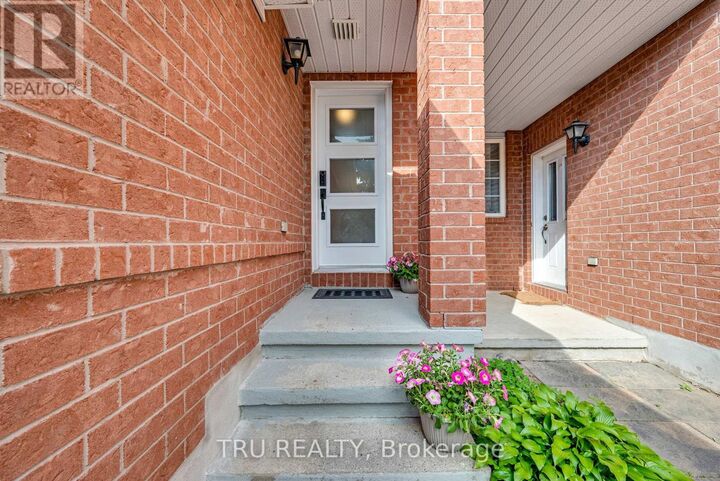 Property Photo: 27 Celebration Street ON K2C 4A6