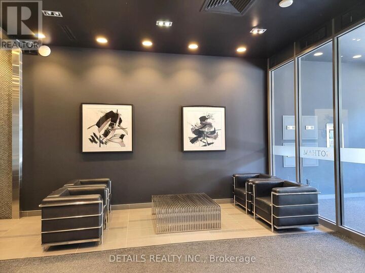 Property Photo: 224 Lyon Street North 812 ON K1R 5V9