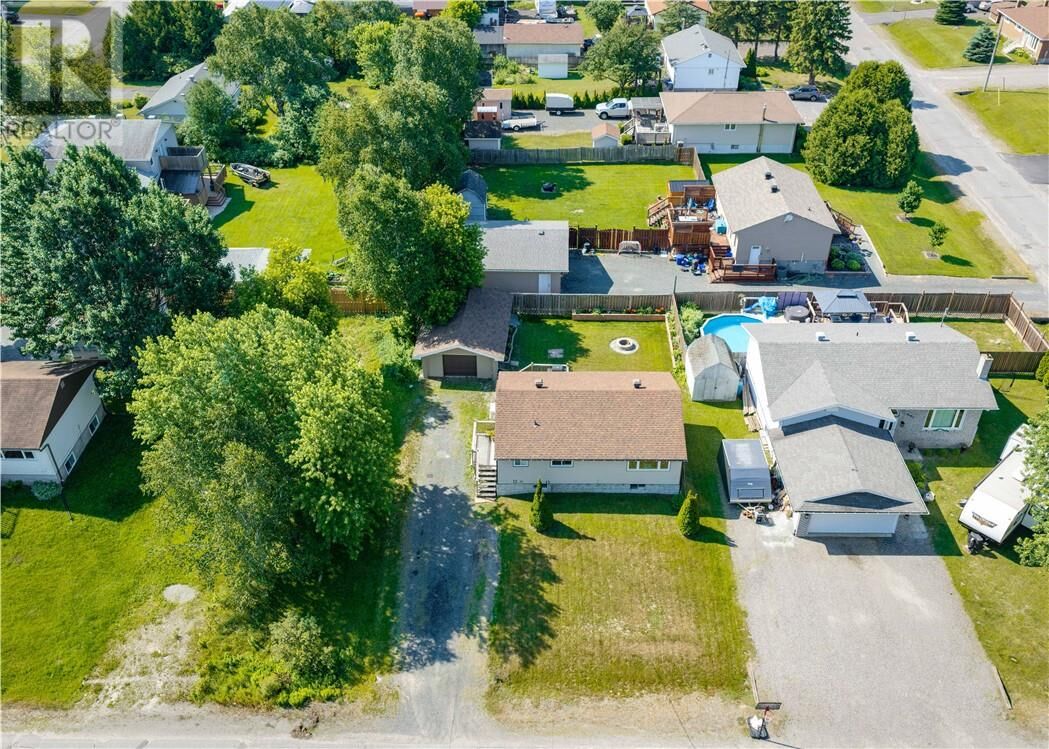 Property Photo: 4483 Hector Crescent ON P3P 1B6
