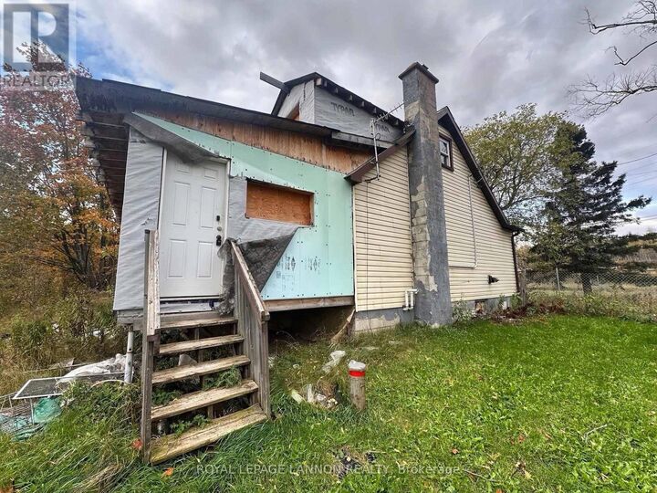 Property Photo:  240 Hwy 11-17  ON P0T 2J0 