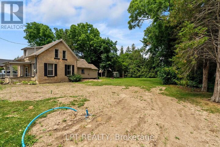 Property Photo:  224 Roskeen Street  ON N0M 2K0 