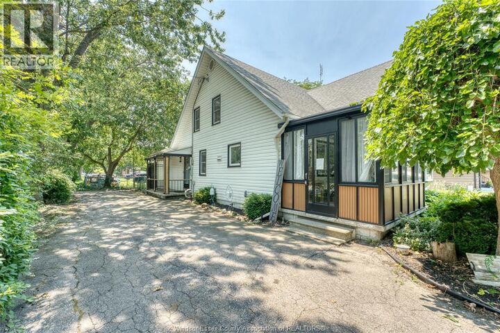 Property Photo:  12437 St Thomas  ON N8N 1H7 