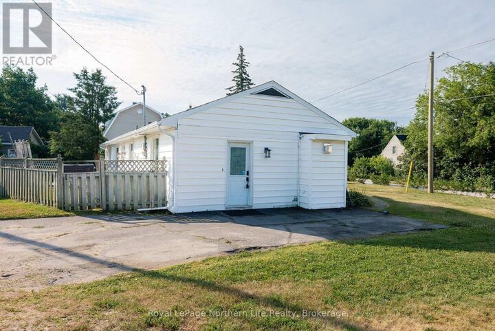 Property Photo: 840 McLaren Street ON P1B 3L8