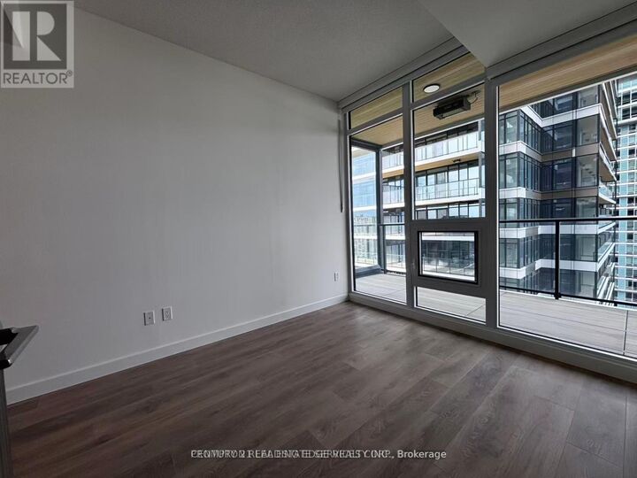 Property Photo: 3 Concord Cityplace Way 2506 ON M5V 0X4