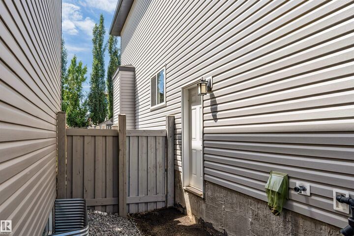 Property Photo: 3819 Claxton Close SW AB T6W 1Y5