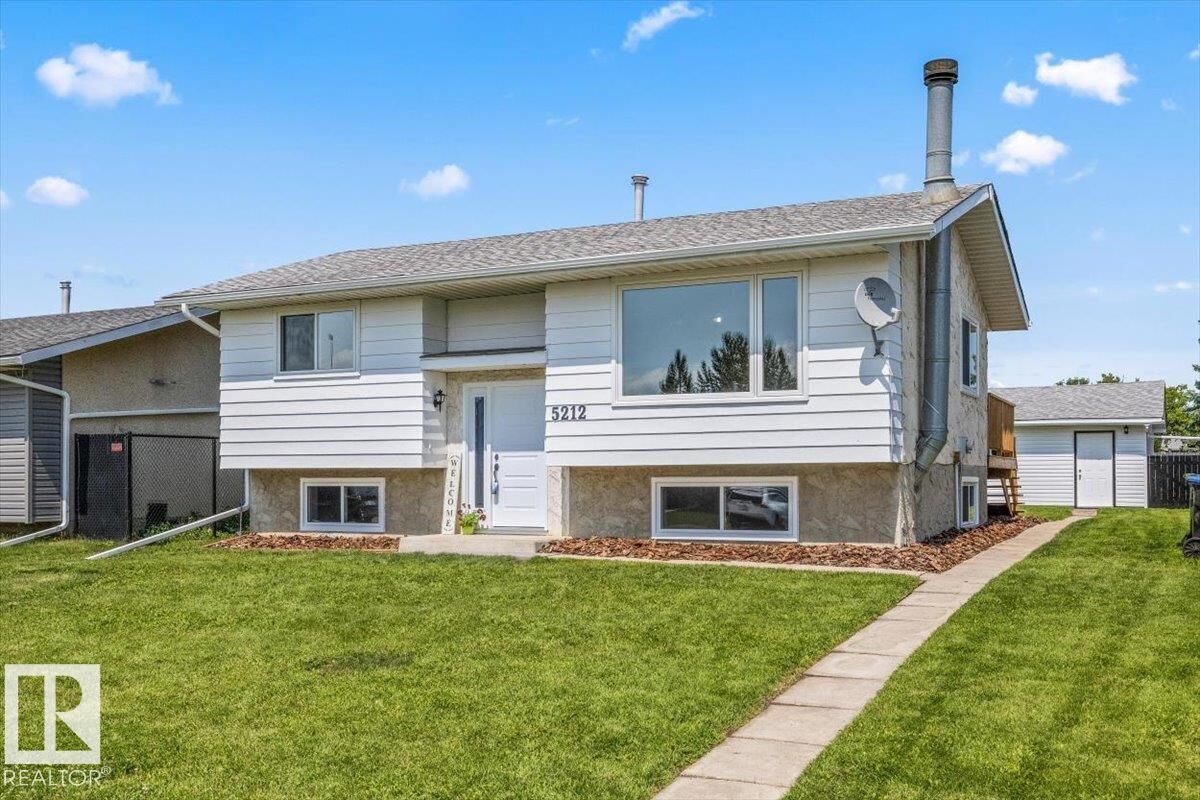 Property Photo: 5212 50 Avenue AB T0B 0S0