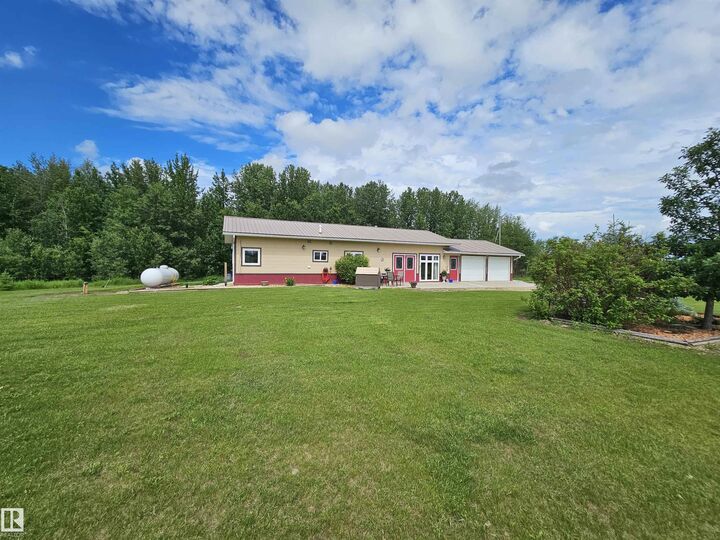 Property Photo: 56320 Range Road 102A AB T0A 2G0