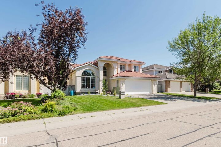 Property Photo: 15 Cormack Crescent NW AB T6R 2E7
