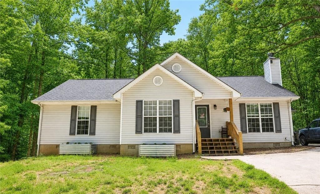 Property Photo: 2033 Carson Segars Road GA 30558