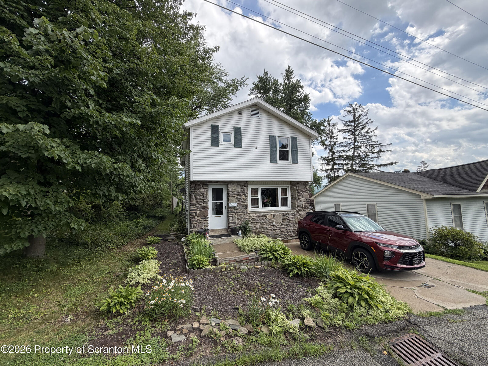 Property Photo:  109 Armstrong Avenue  PA 18411 