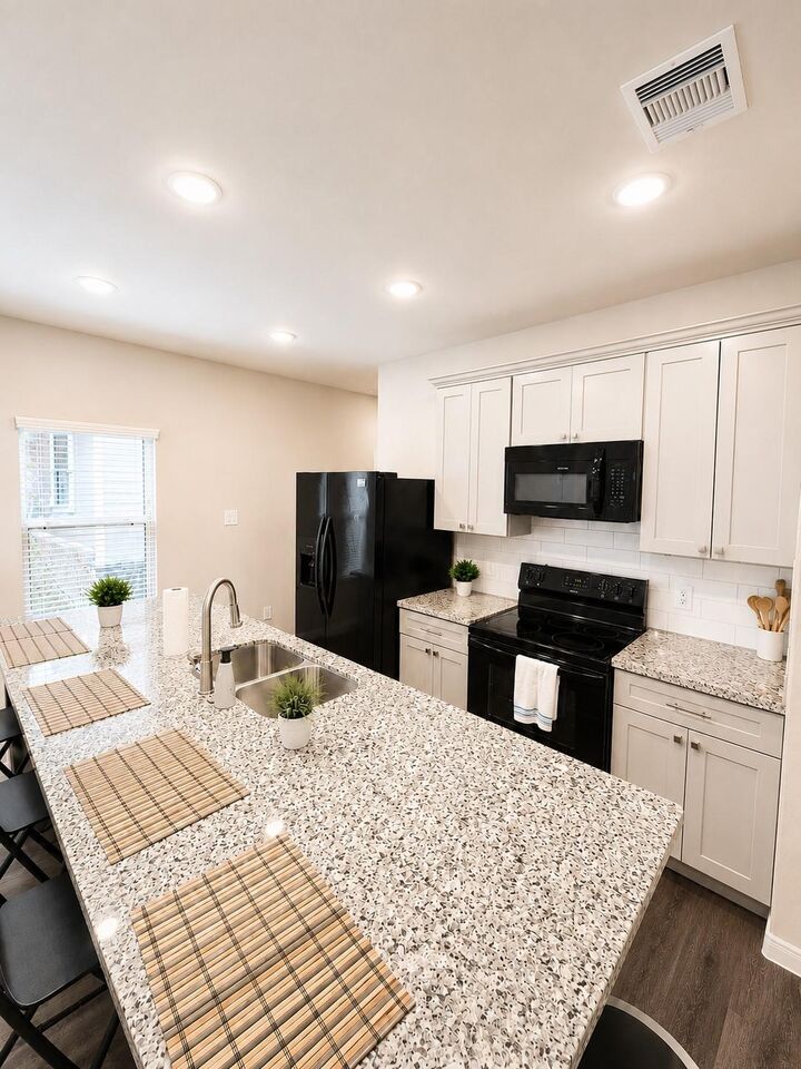 Property Photo: 16894 Glenheath TX 77316