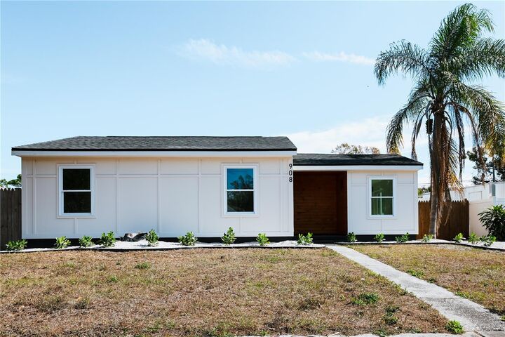 Property Photo: 908 61st Street S FL 33707