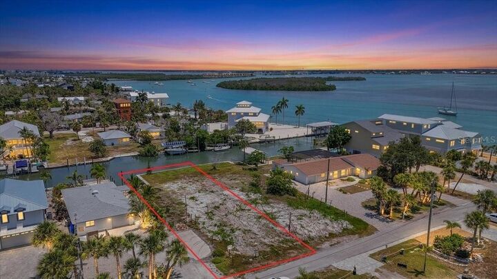 Property Photo: 180 Mockingbird Lane FL 34223
