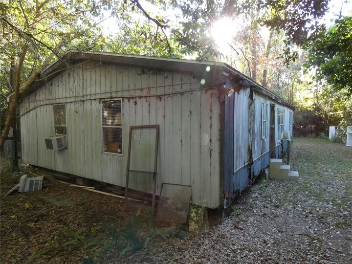 Property Photo: 13701 NE 10th Court FL 32113