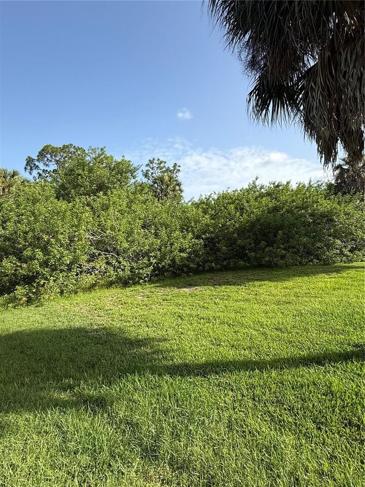 Property Photo: 515 Ramblewood Street FL 33953