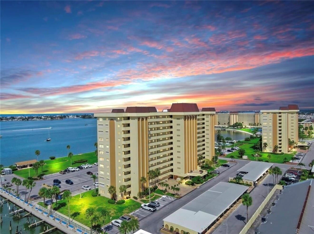 Property Photo: 4550 Cove Circle 1205 FL 33708