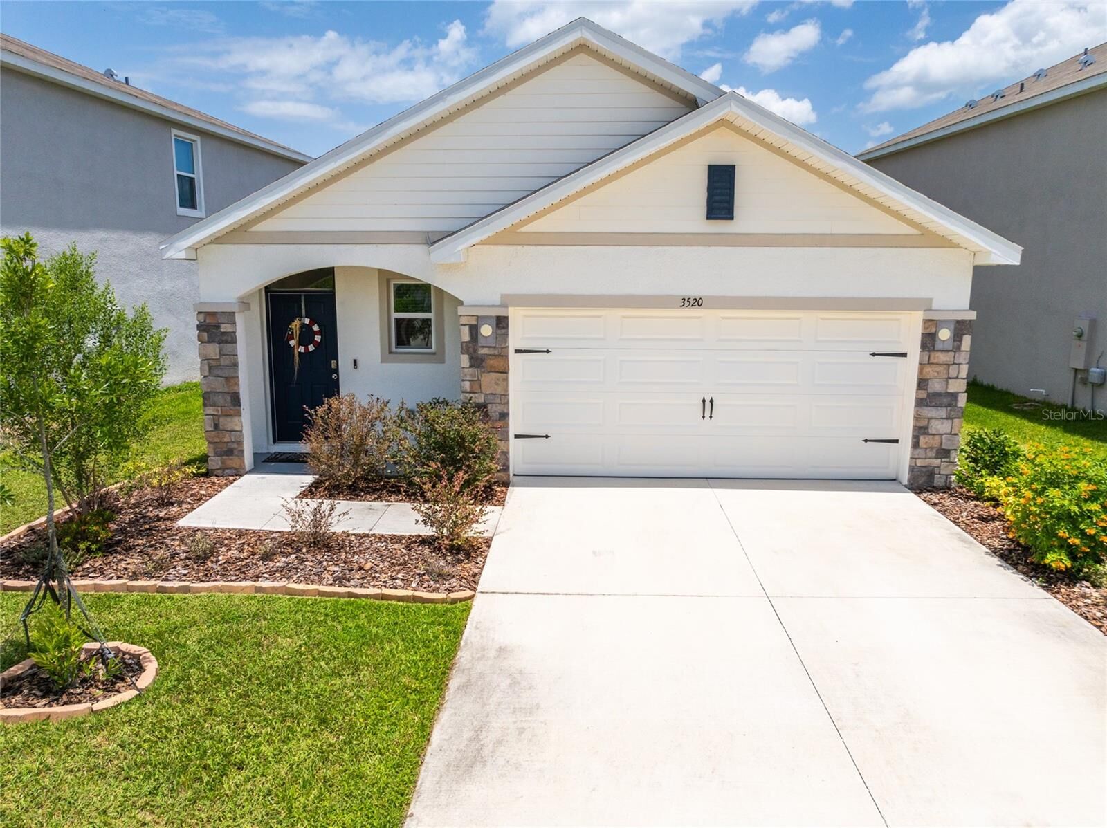 Property Photo: 3520 Maple Grove Way FL 33565