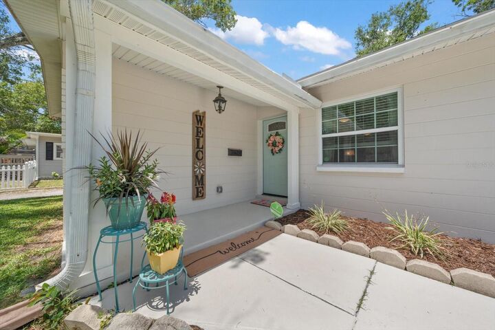 Property Photo: 5820 Commonwealth Avenue N FL 33703