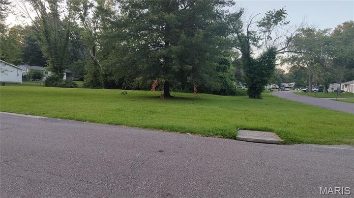 Property Photo:  1431 Columbus Drive  MO 63138 